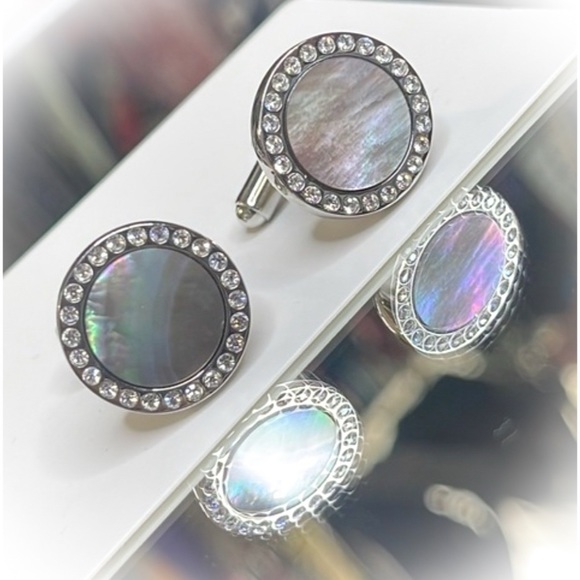 💕Beautiful Round Silvertone Cufflinks with Abalone Shell and CZ clear stones💕 - Picture 3 of 8